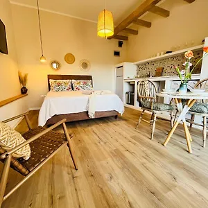 Veronika's House Apartment