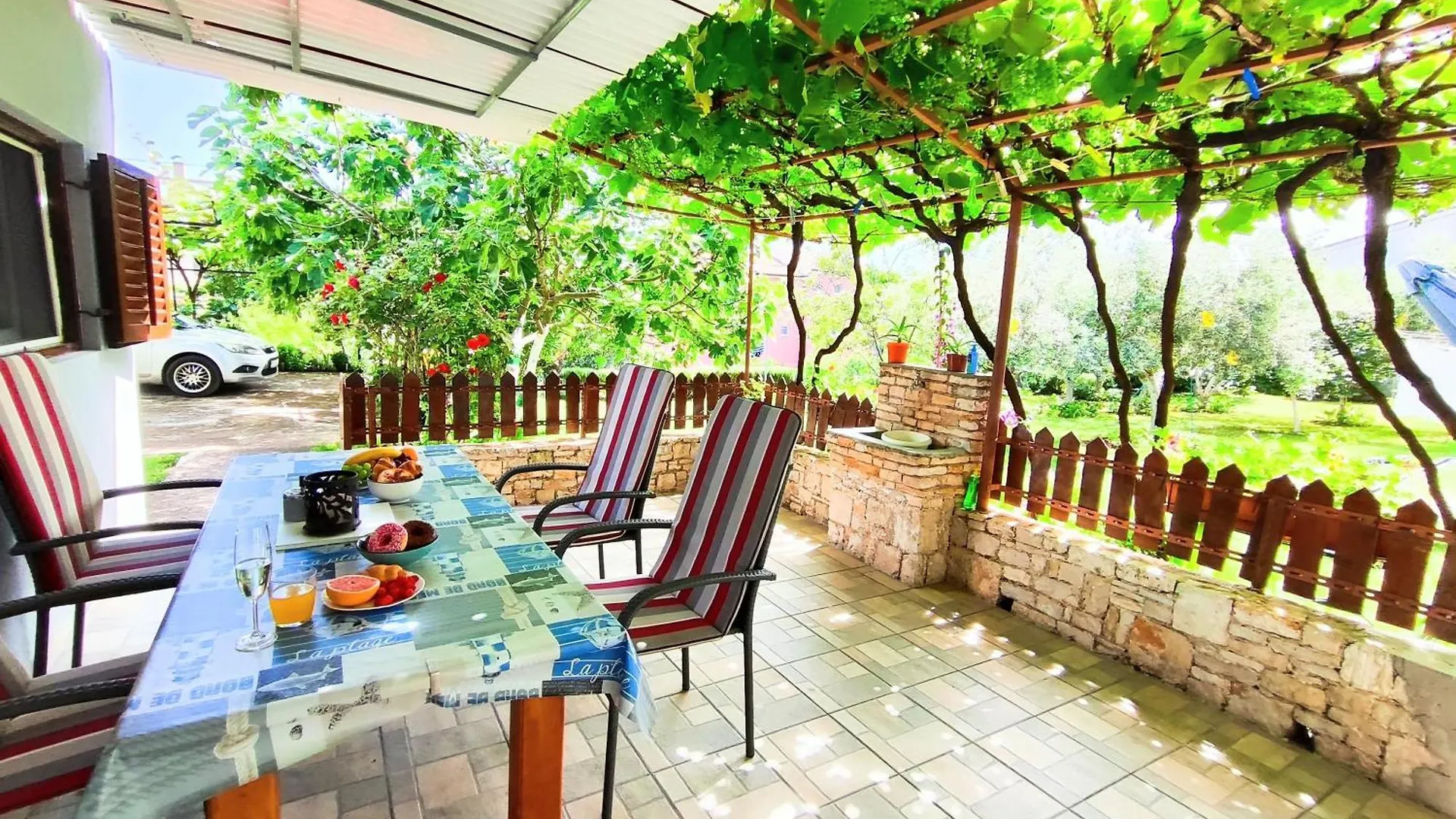 Ferienhaus Apartments Pavao 1402 Pula Kroatien
